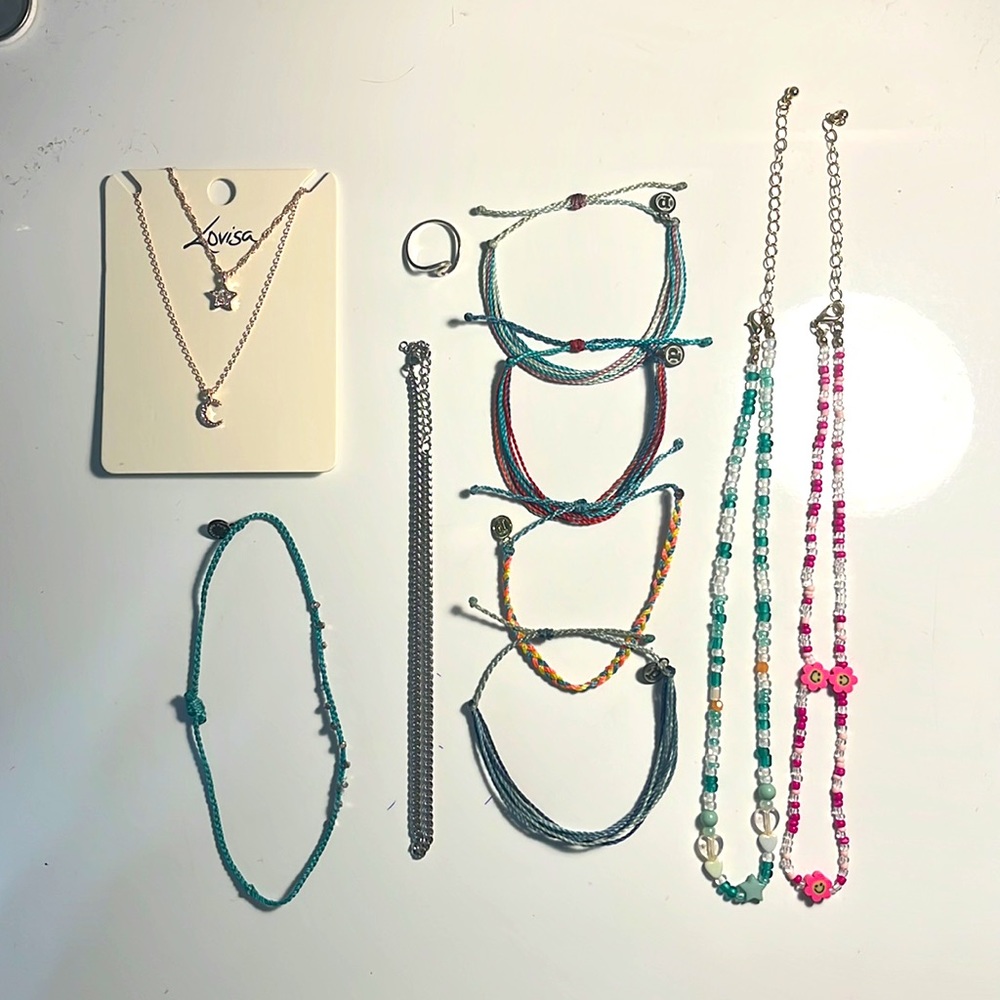 TRENDY JEWELRY LOT